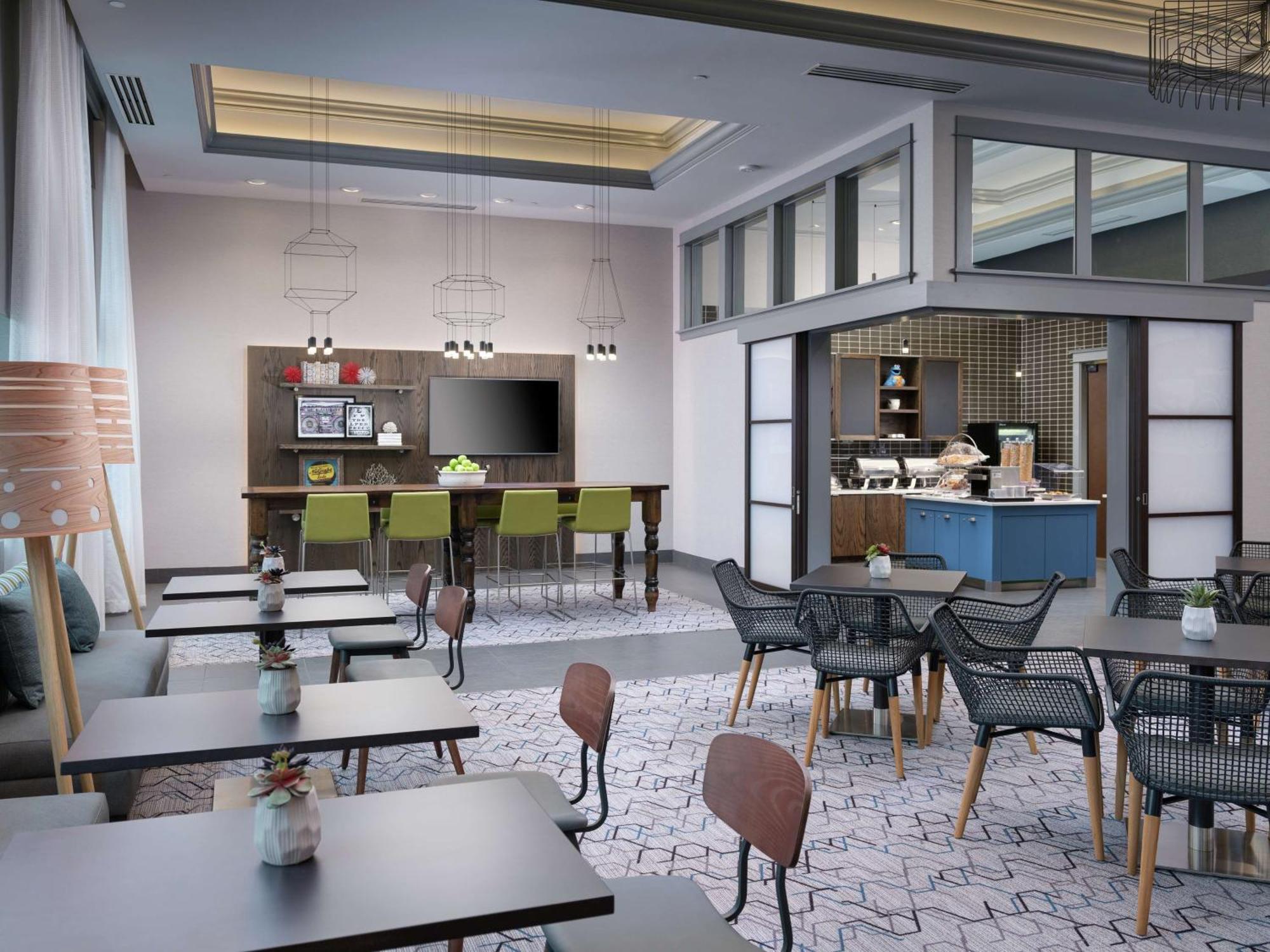 Hampton Inn & Suites Atlanta Decatur/Emory Екстер'єр фото